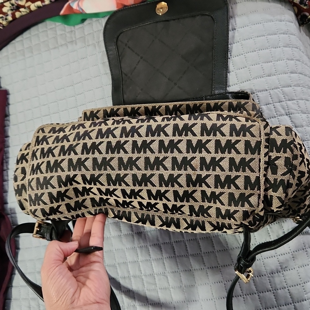 MK backpack - Picture 3 of 4